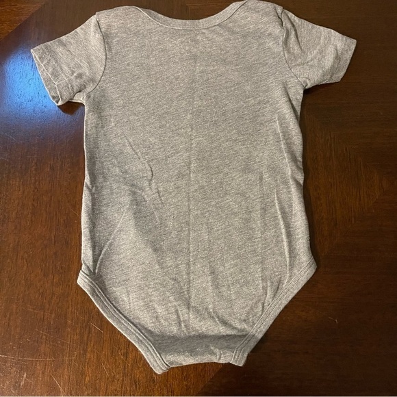 Nike | Logo Bodysuit & Shorts Set | 18 mo - Picture 5 of 7